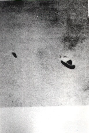 Rys. #12a: Czarno-biaa fotografia UFO typu K3